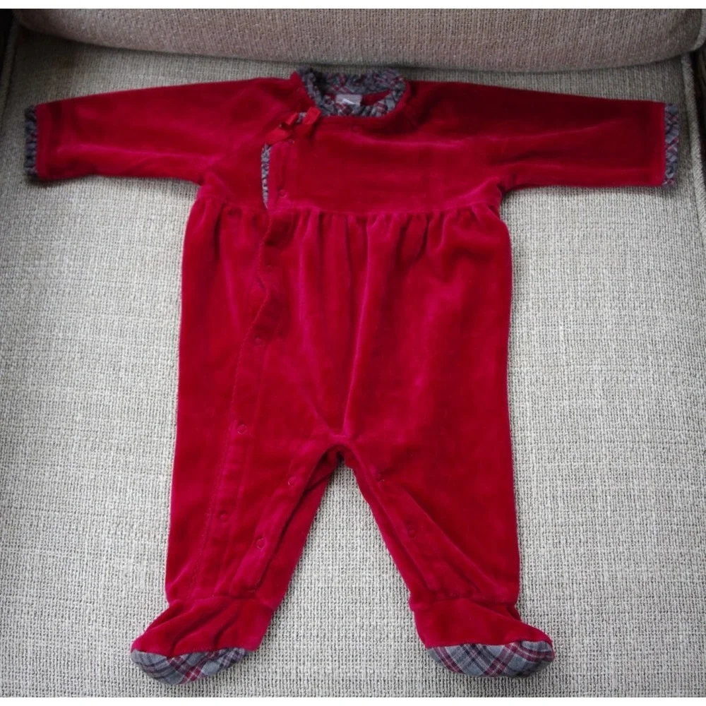Nordstrom‎ Baby Girls Christmas Red Gray Plaid Velvet Sleeper 3 mos. EUC